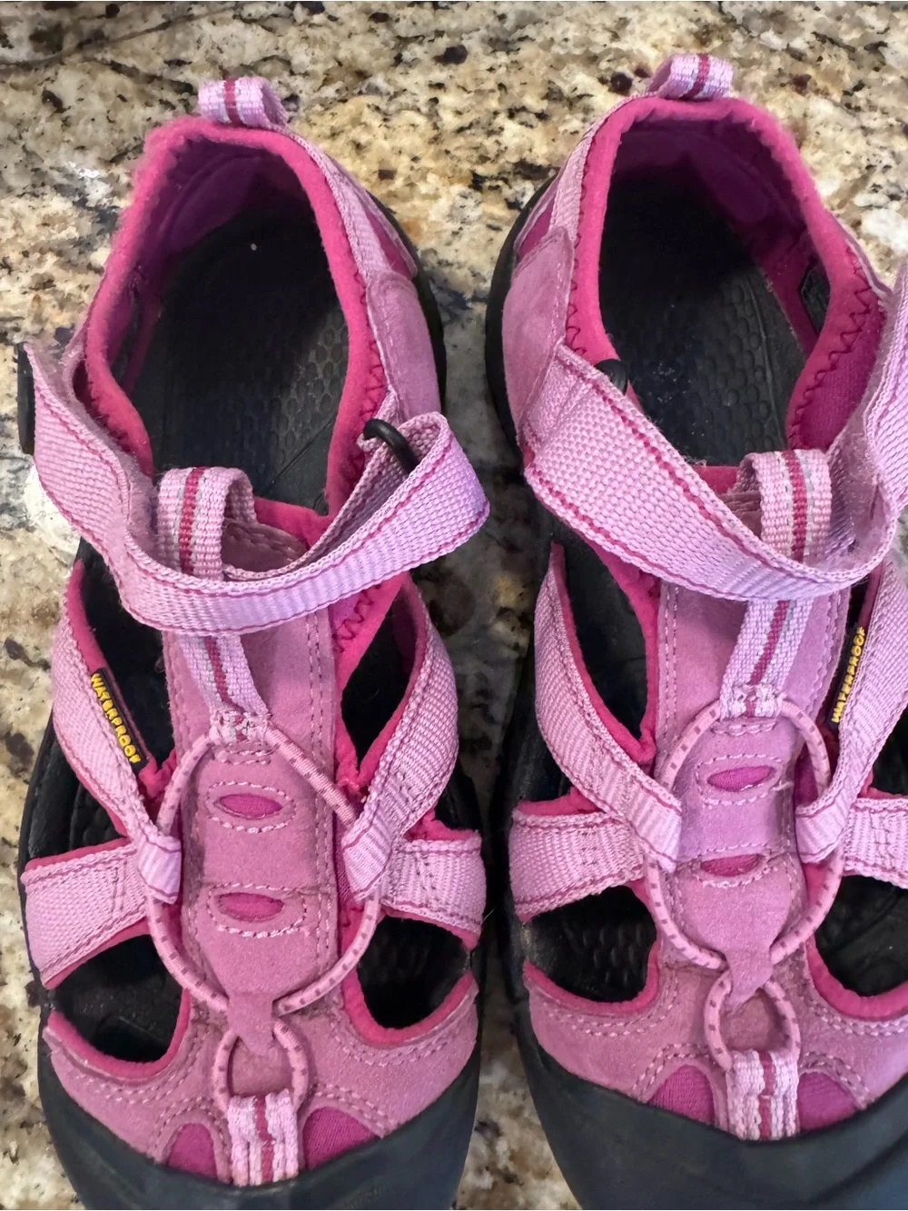 Keen shoes big girl size 5
